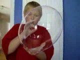 Guinness Record - bolla di sapone in mano 2