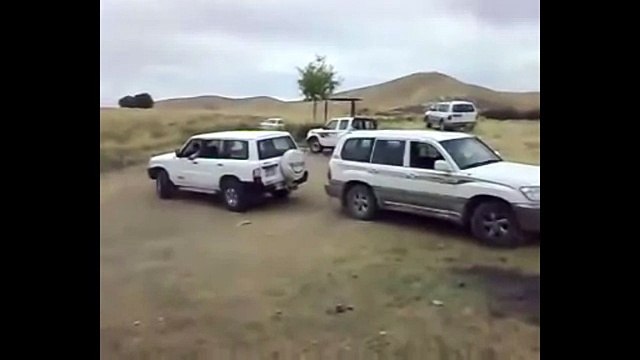 Автомобили, кто сильнее- Toyota Land Cruiser vs Nissan Patrol