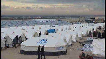 Continúa el goteo de refugiados sirios en la frontera turca