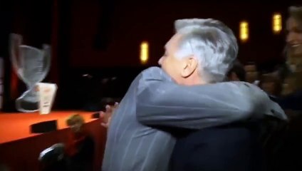 Cariñoso abrazo entre Cristiano Ronaldo y Carlo Ancelotti en la gala de los Premios MARCA.