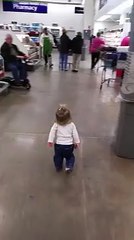 Une petite fille trop mignonne