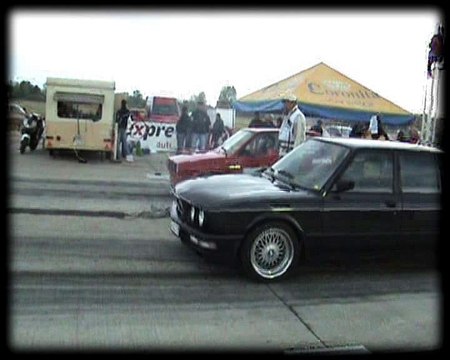 VW Polo 1.9 TDI Vs. BMW E28 [M5] Drag Race