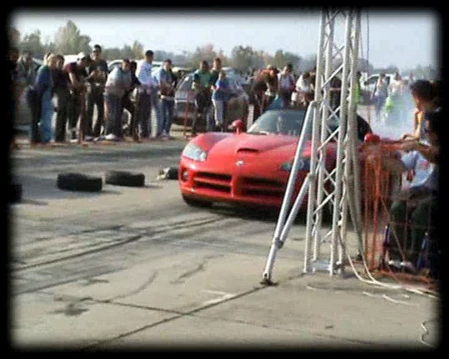 Dodge Viper 8.6 V10 Vs. Opel Calibra Turbo Drag Race