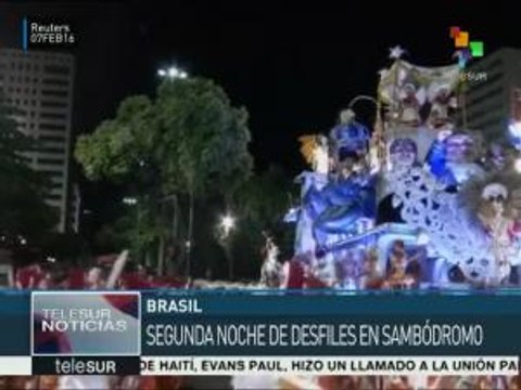 Brasil vive su segunda noche de carnaval