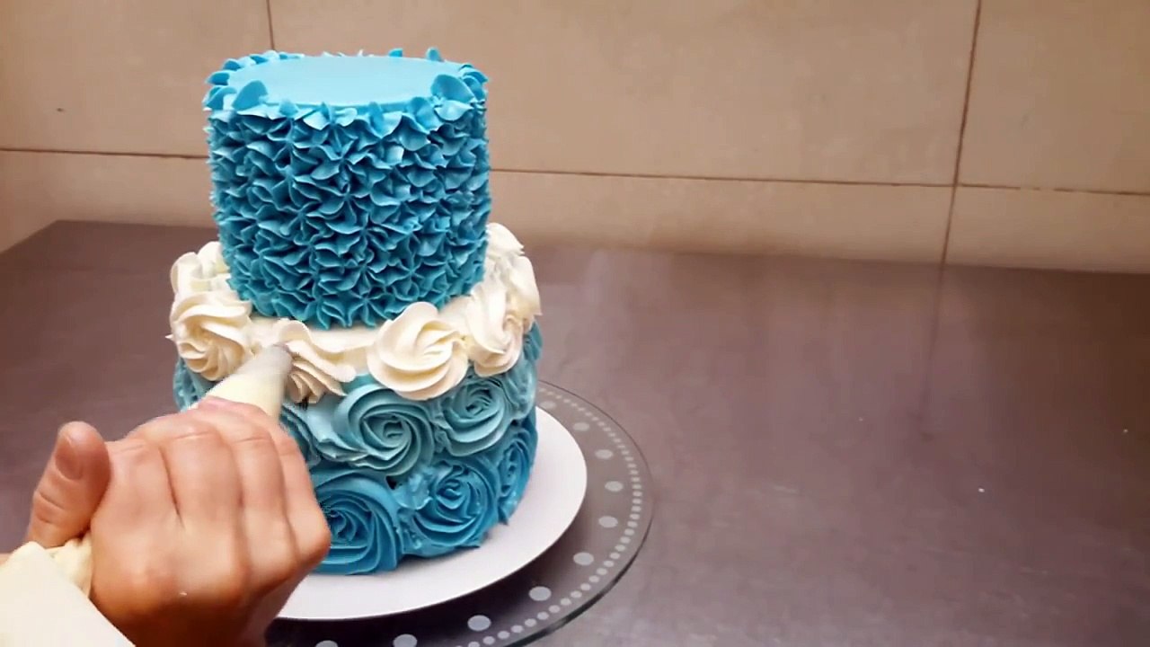 How To Make A Rose Swirl Cake - Rosas con crema de mantequilla