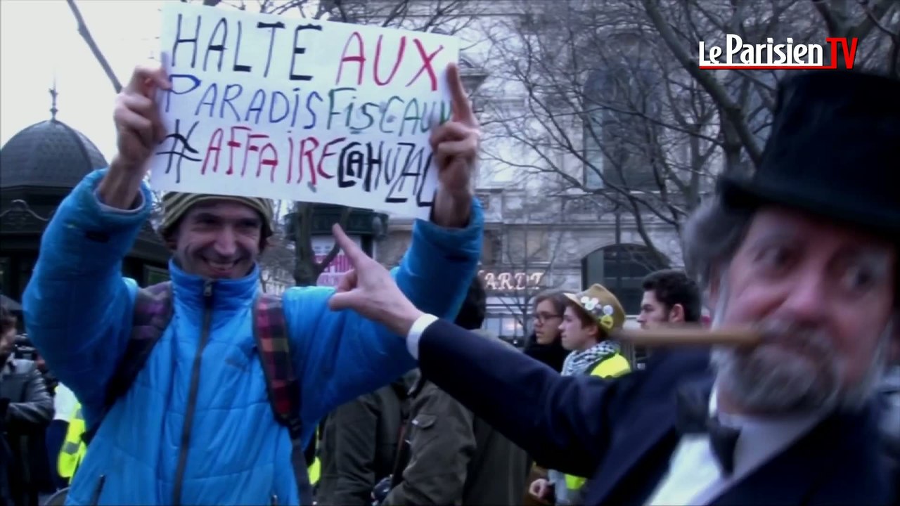 Les faucheurs de chaises militent pour le procès de l'évasion fiscale