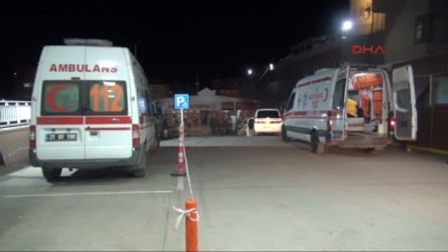 Lice'de Öğrenci Servisi Tır'la Çarpıştı: 2'si Öğrenci 5 Ölü