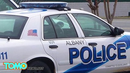 Полицейский избил беременную женщину, что привело к выкидышу