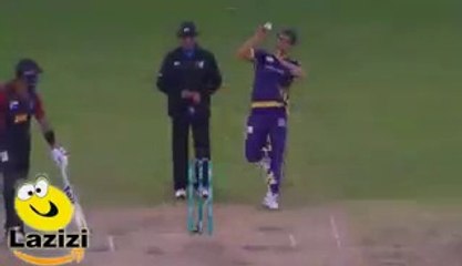 How Umar Akmal is Giving Romantic Kiss to His Wife During PSL Match