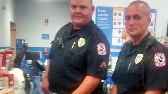 Двое полицейских знают истинный смысл слов служить и защищать