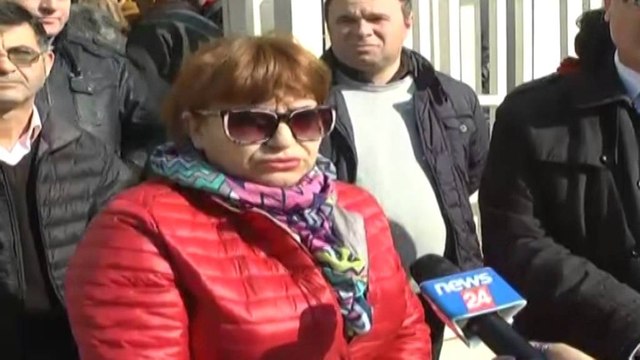 PROTESTA E AVOKATEVE NE RRETHE, “VENDIMI ANTIKUSHTETUES,NUK TERHIQEMI” LAJM mpg