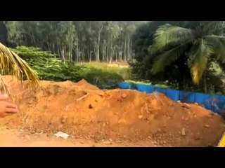 LEOPARDI HYN BRENDA NJE SHKOLLE NE BANGALORE TE INDISE DHE PLAGOS LEHTE 6 PERSONA LAJM