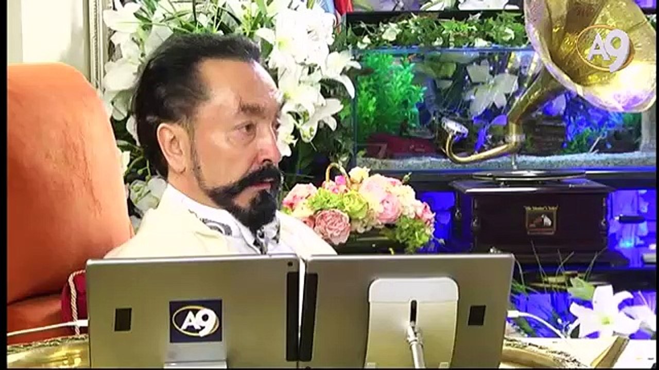 İnsan hayatı bir film gibi kaydedilmiş, şu anda herkes kendi filmini izliyor