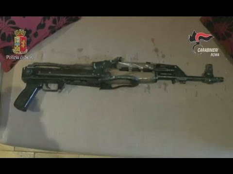 Roma - Blitz in appartamento bunker a Tor Bella Monaca (08.02.16)