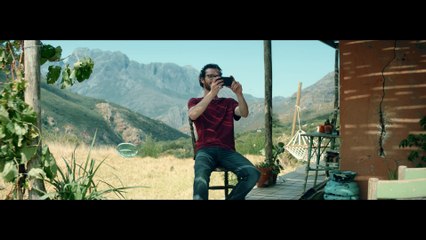 C'est comme ça que tu démontres que tu aimes. Pas besoin de mot. Même si ça n'est qu'une pub lol