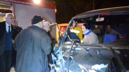 Sakarya - Otomobil ile Minibüs Çarpıştı: 2 Yaralı