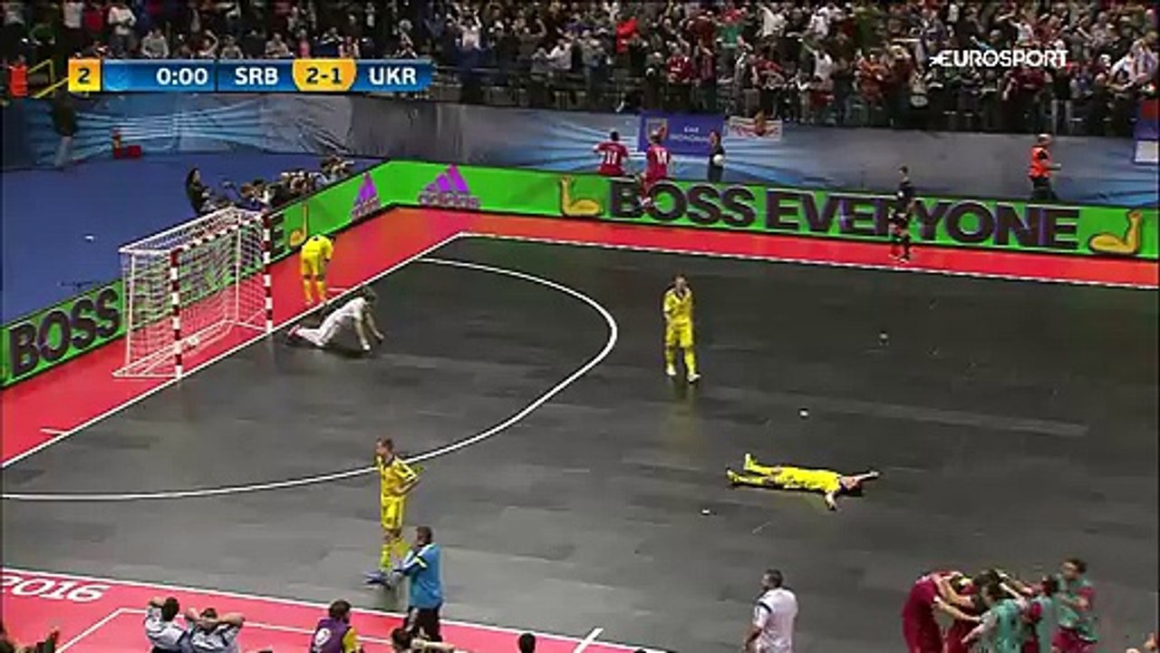 Ev sahibi Sırbistan yarı finale son saniye golü ile yükseldi