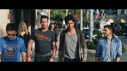 Adrian Grenier Wants You To Join His Entourage