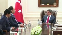 Başbakan Davutoğlu, Katar Savunma İşlerinden Sorumlu Devlet Bakanı El-Attiyah'ı Kabul Etti