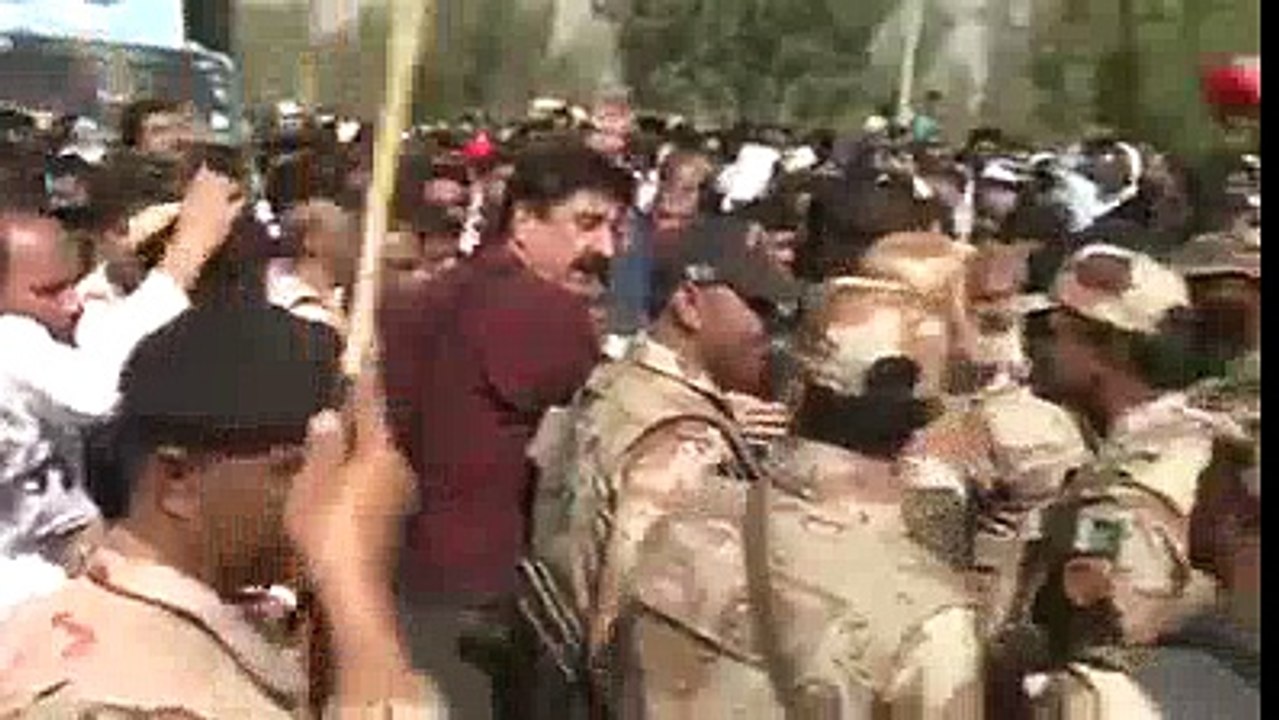 اور_جب_بلی_دودھ_کی_رکھوالی_کی_قسم_اٹھاۓ_تو_ایسا_ہی_ہوتا_ہے۔سنا_تھا_پولیس_اور