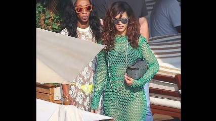 Rihanna Flaunts Her Black Bra & Underwear At Rock In Rio 2015