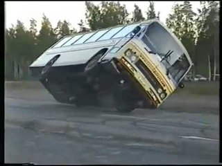 Невероятный трюк на автобусе