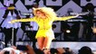 Curvy body of Beyonce during the Super Bowl 2016 half time show, Beyonce curves,