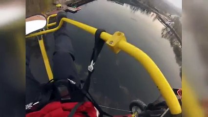 Paramotor paraşütçüsünün düşme anı kamerada
