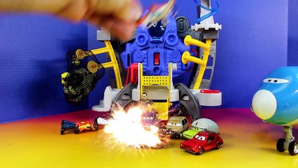 Disney Pixar Cars Army Car Lightning McQueen Army Mater Go On Mission With Planes Dusty Cr