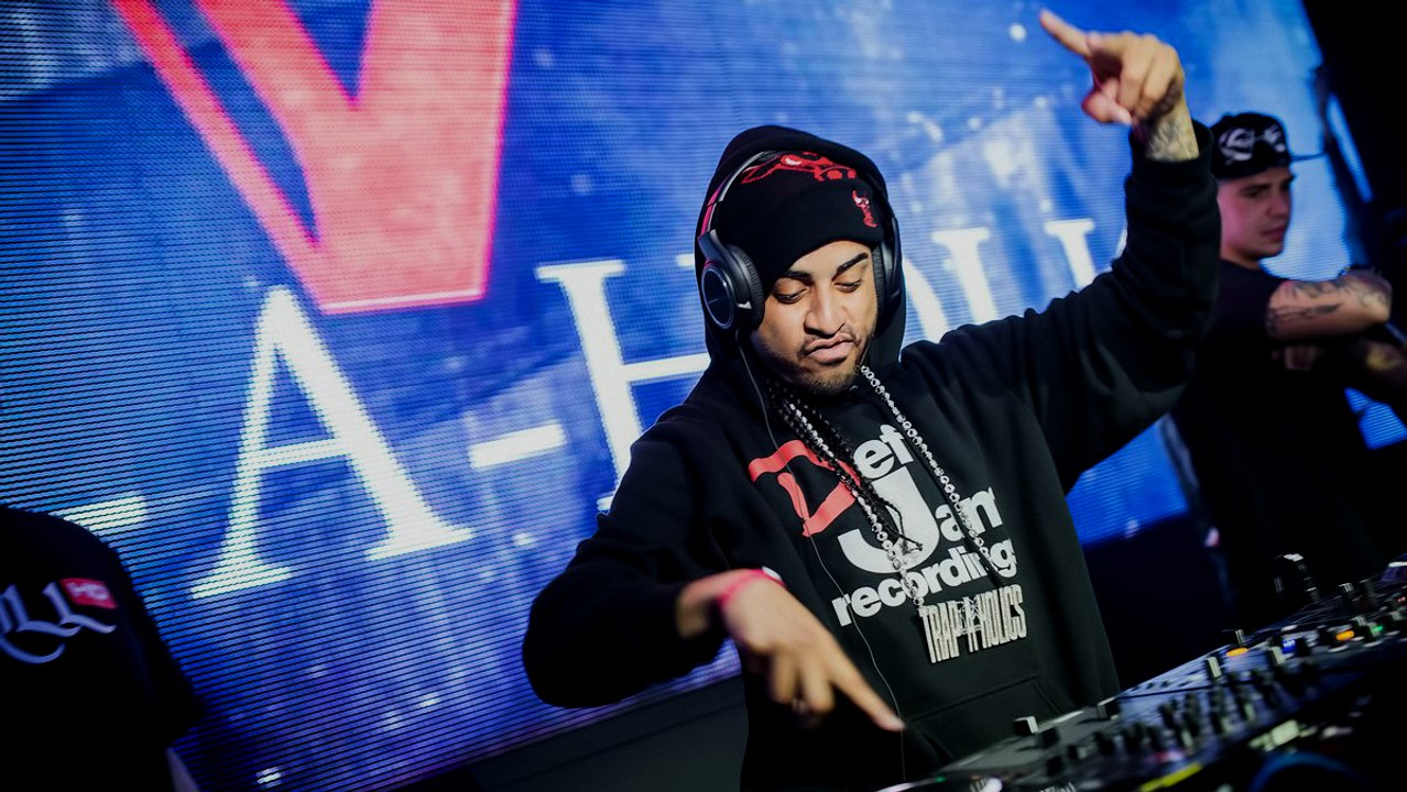 #AVG x TRAP-A-HOLICS | Moscow | By #BLAZETV