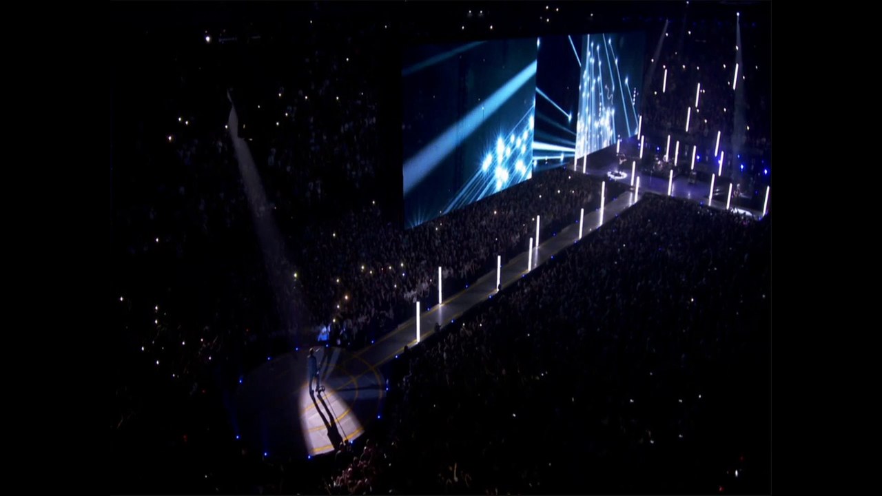 18. U2 - With Or Without You (07-December-2015) [Live From Paris HBO]
