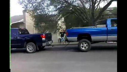 Автомобили, кто сильнее- Dodge Ram vs Toyota Tundra
