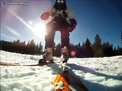 Вот такие вот экстрималы. Поездка на лыжах с реактивным двигателем на спине