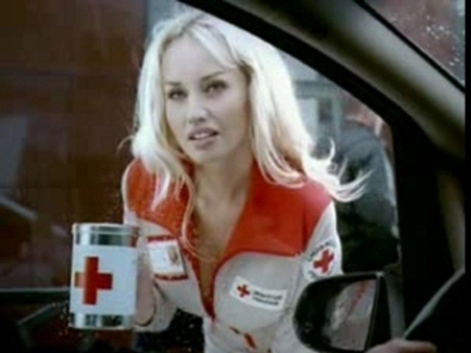 2003 La vitre - Adriana Karembeu & la Croix-Rouge