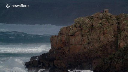 'Phenomenal' waves caused by Storm Imogen off Cornwall, UK