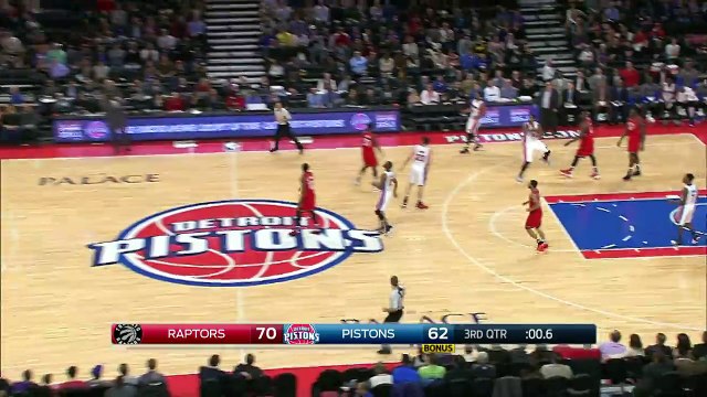 Le panier au buzzer d'Andre Drummond (Detroit) contre Toronto
