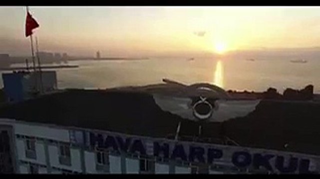 Hava Harp Okulu Öğrencileri 10 Kasım Anısına Atatürk'ün İmzasını Oluşturdu