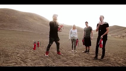 Hemen Şimdi Yapmak İsteyeceğiniz Aşırı Eğlenceli Yangın Tüpü Savaşı