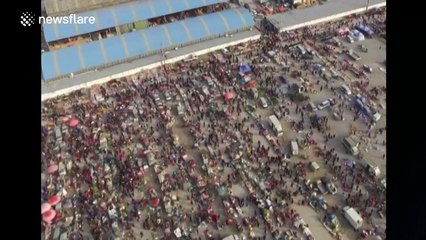 Huge crowds shopping ahead of Chinese New Year
