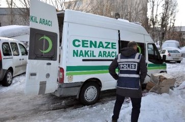 Sahte Cenaze Nakil Aracından Kaçak Sigara Çıktı