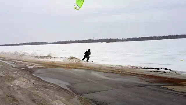 Кайтинг. Прыжки через дорогу