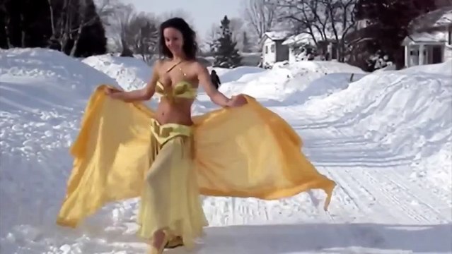 Как Вам такая снегурочка?! )