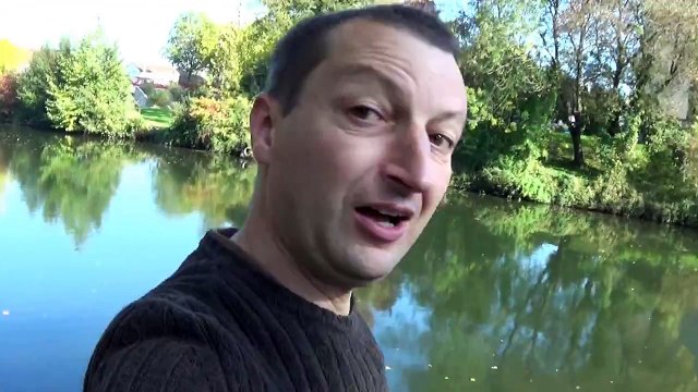 Raphaël Zacharie de IZARRA imite Squeezie