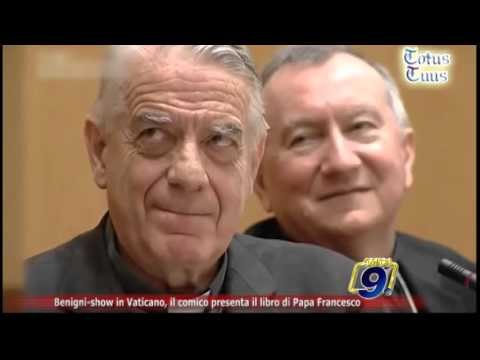 Totus Tuus | Benigni-show in Vaticano, il comico presenta il libro di Papa Francesco
