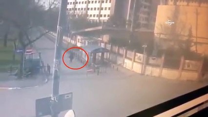 İstanbul Emniyet Müdürlüğü'ne saldırı anı kamerada