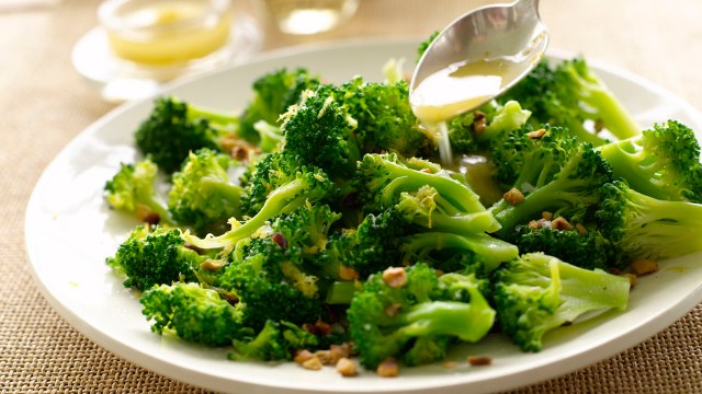 10 Best Foods to Prevent Acne and Dark Spots || Beauty Tips