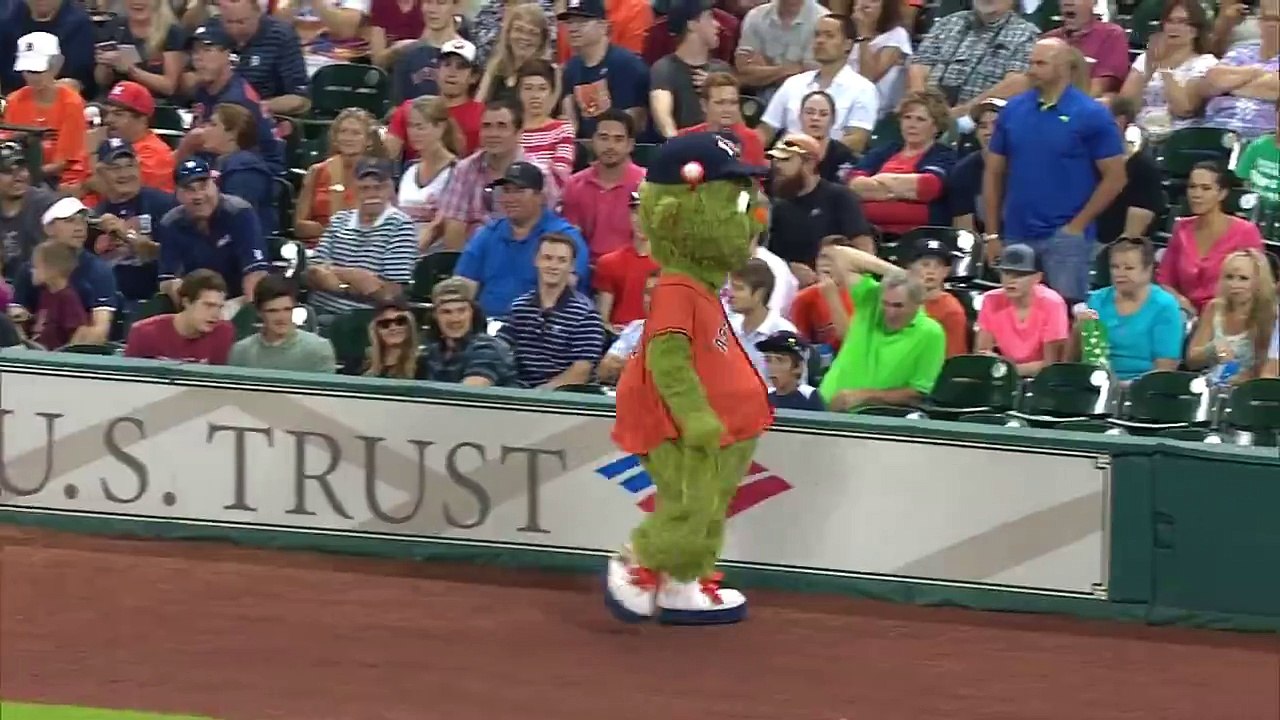 Don't mess with this security guard