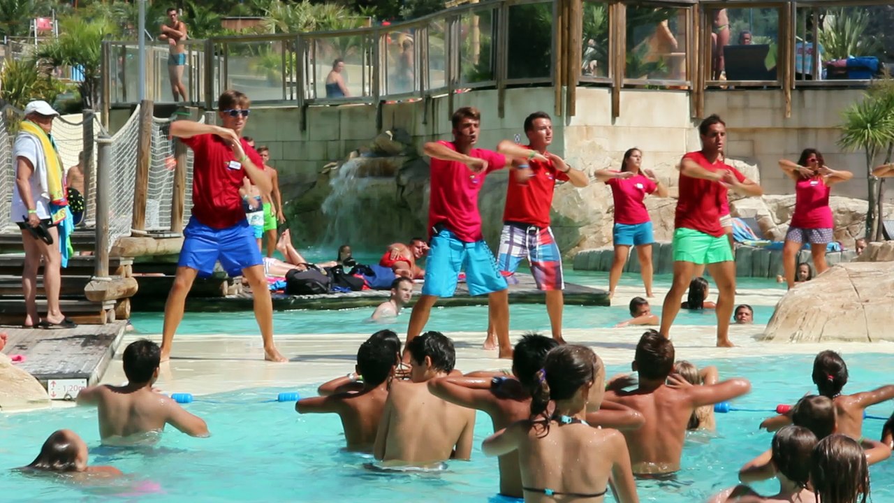 La danse du village