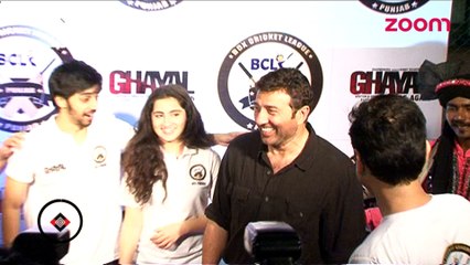 Sunny Deol interacts with his fans-Bollywood News-#TMT
