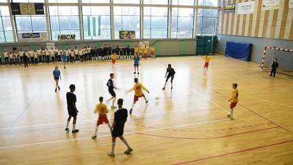 Saint Pol sur Mer: le flashmob du collège Robespierre pour l'Euro 2016.
